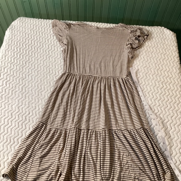 Olivia Rae bundle of 2 ruffle dresses women’s size medium - Picture 4 of 7